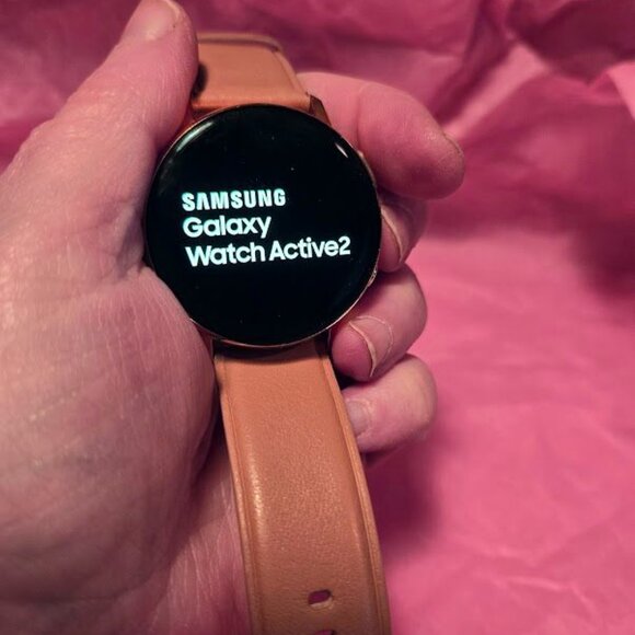 Samsung Galaxy Active 2 Watch Gold 40mm w/ original box LTE / Bluetooth / WIFI - Picture 9 of 9